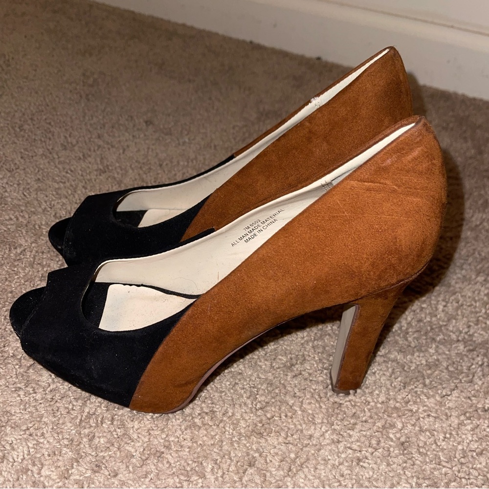 Black and brown opened toe suede heel.